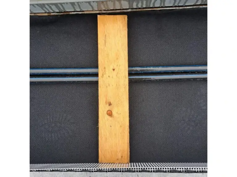 Drenážna lišta LS-P na oddelenie štrku a substrátu 200 x 10 cm